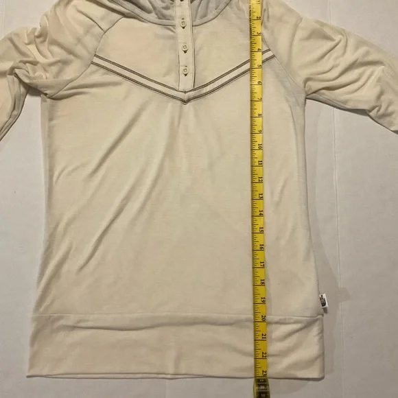 The North Face Women’s Henley Pullover Hoodie Ivory - Picture 3 of 12